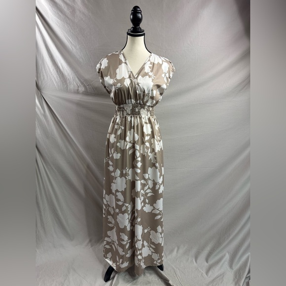 Boho Floral Print V-Neck Crossed Maxi Dress - Picture 7 of 9